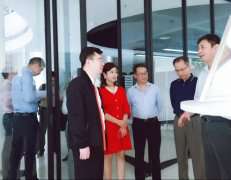广东省工业和信息化局莅临华体官方版·网页版在线登入-华体(中国)调研制造业创新中心建设情况 
